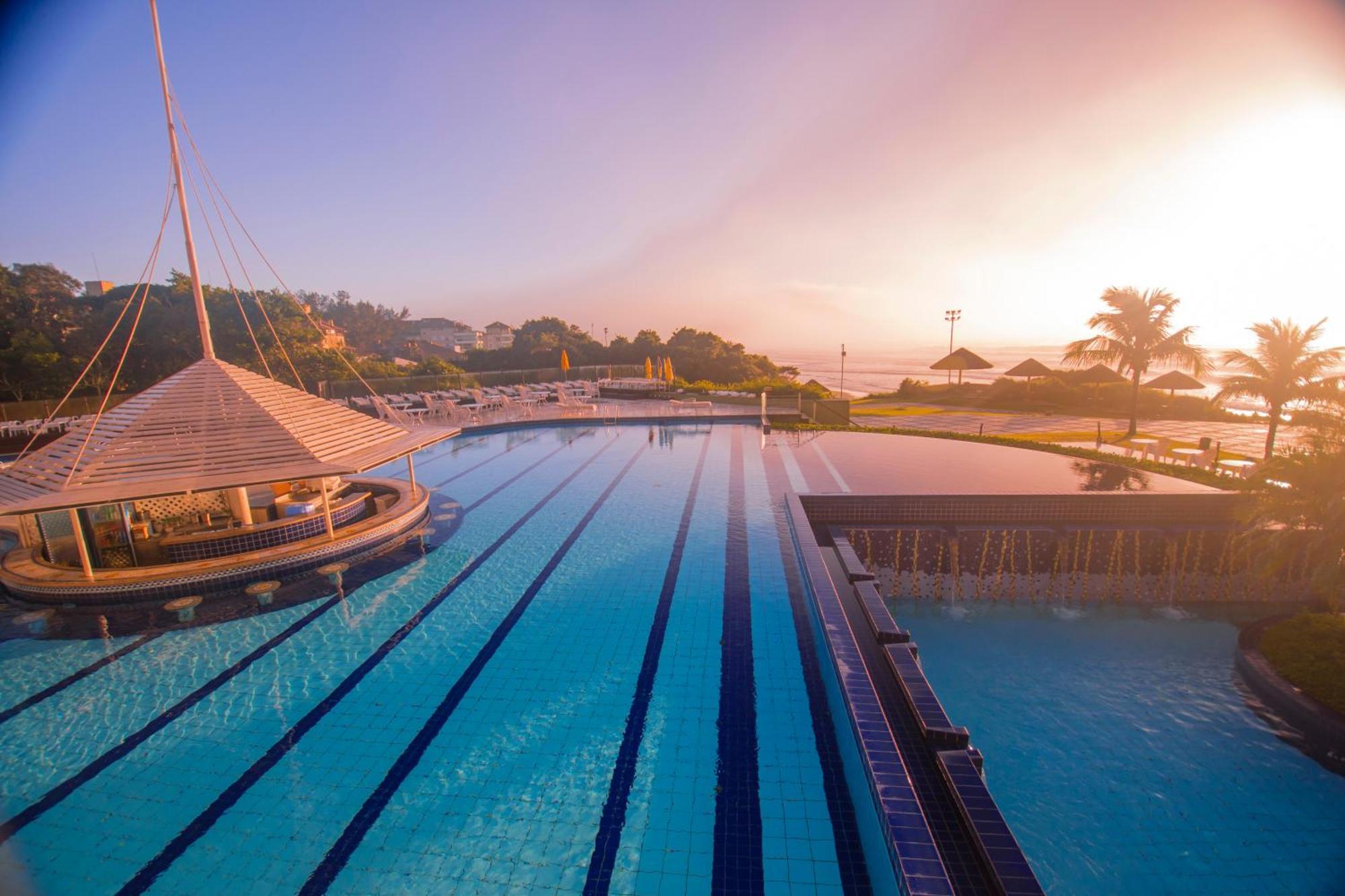 Costao Do Santinho Resort All Inclusive Florianópolis Eksteriør billede The swimming pool at the hotel